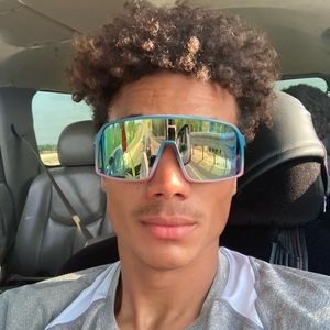 Meet your Posher, Miguel